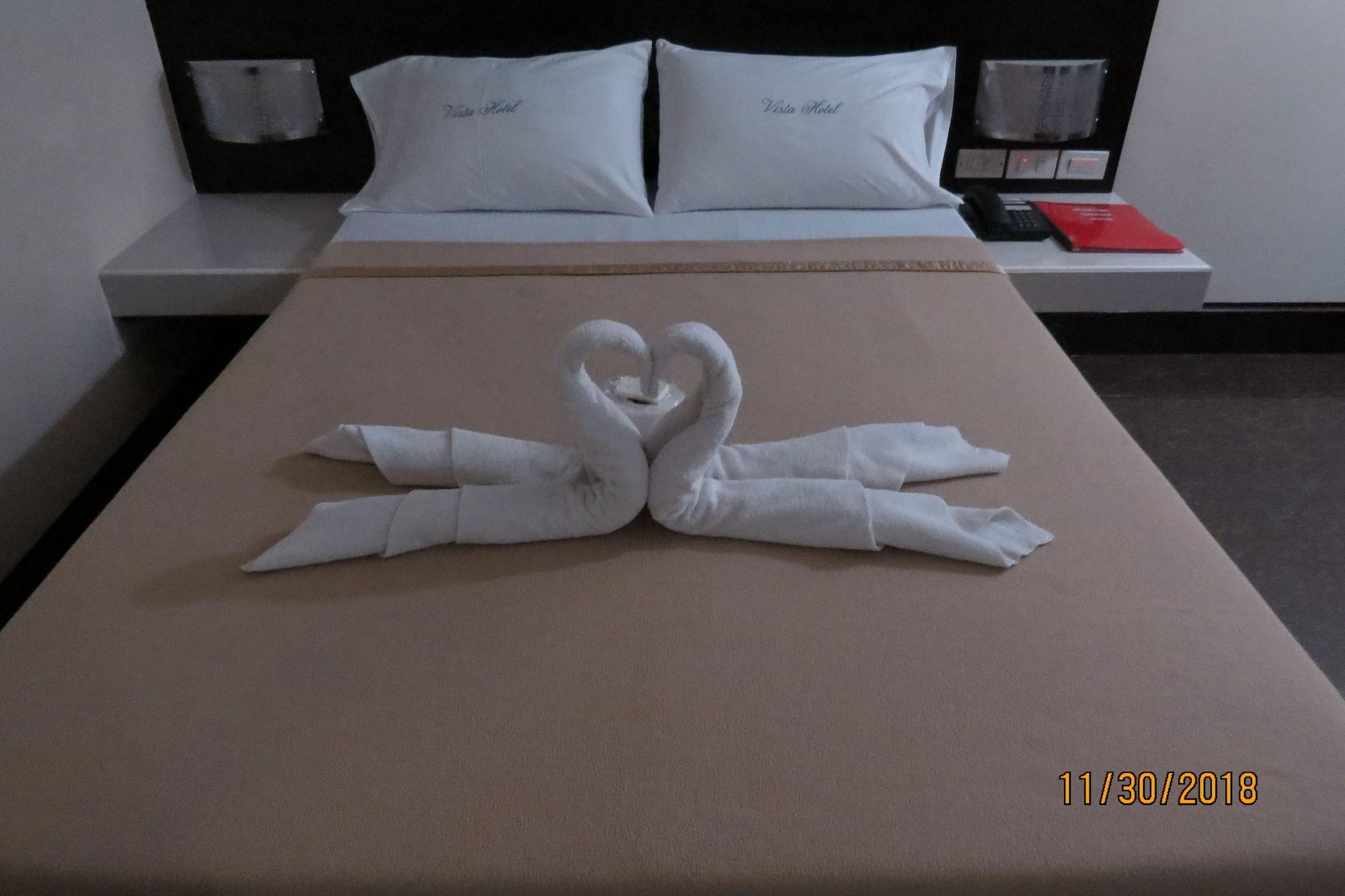 Vista Hotel Cubao Quezon City Ngoại thất bức ảnh