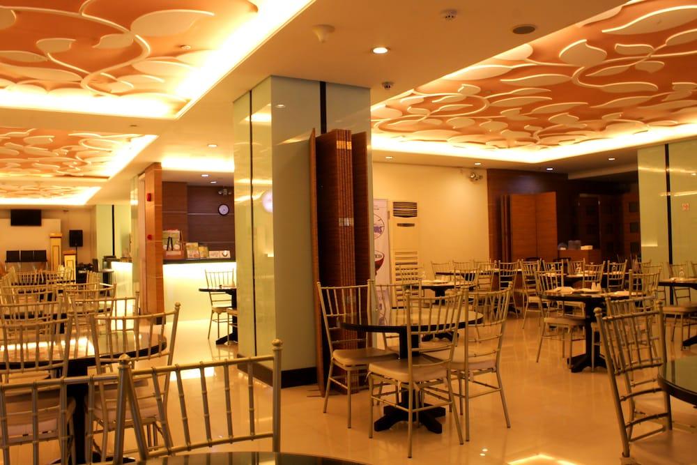 Vista Hotel Cubao Quezon City Ngoại thất bức ảnh