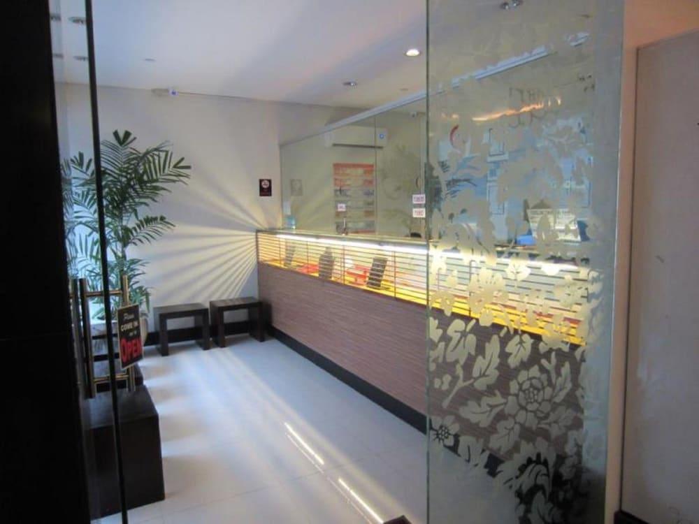 Vista Hotel Cubao Quezon City Ngoại thất bức ảnh