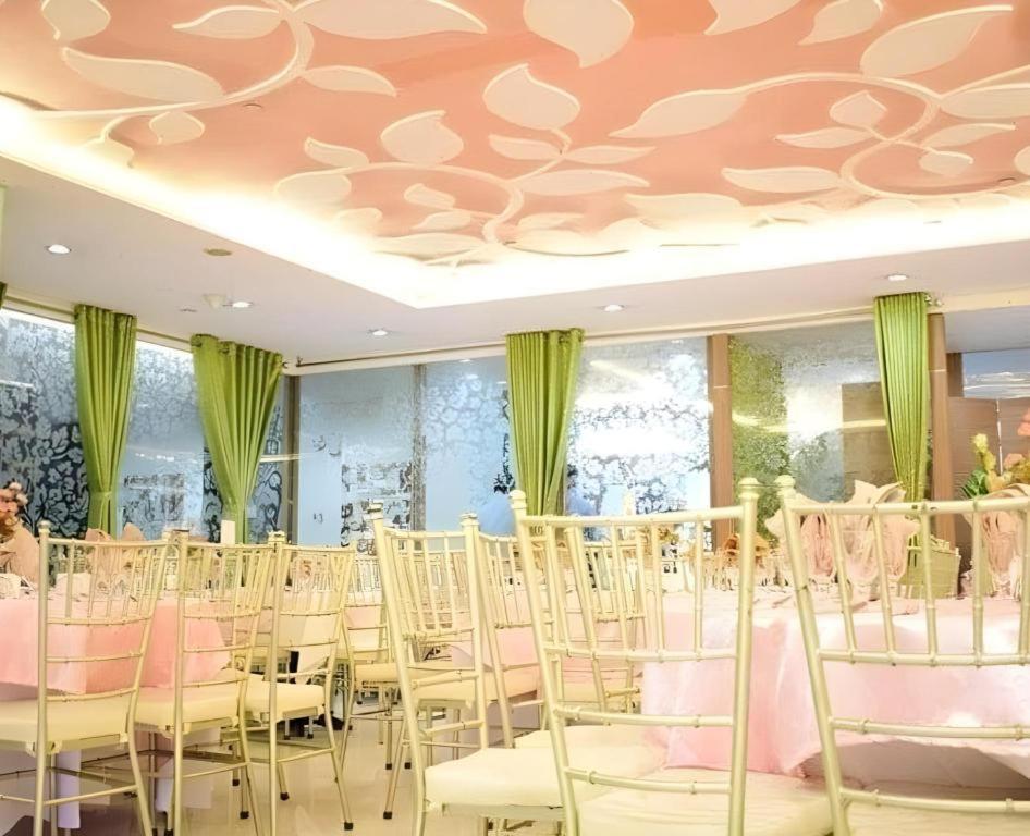 Vista Hotel Cubao Quezon City Ngoại thất bức ảnh