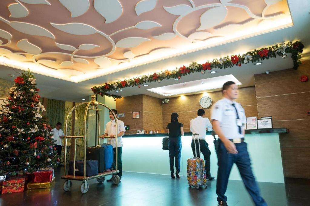 Vista Hotel Cubao Quezon City Ngoại thất bức ảnh